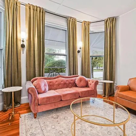 Suite Rose By Saratoga Stays